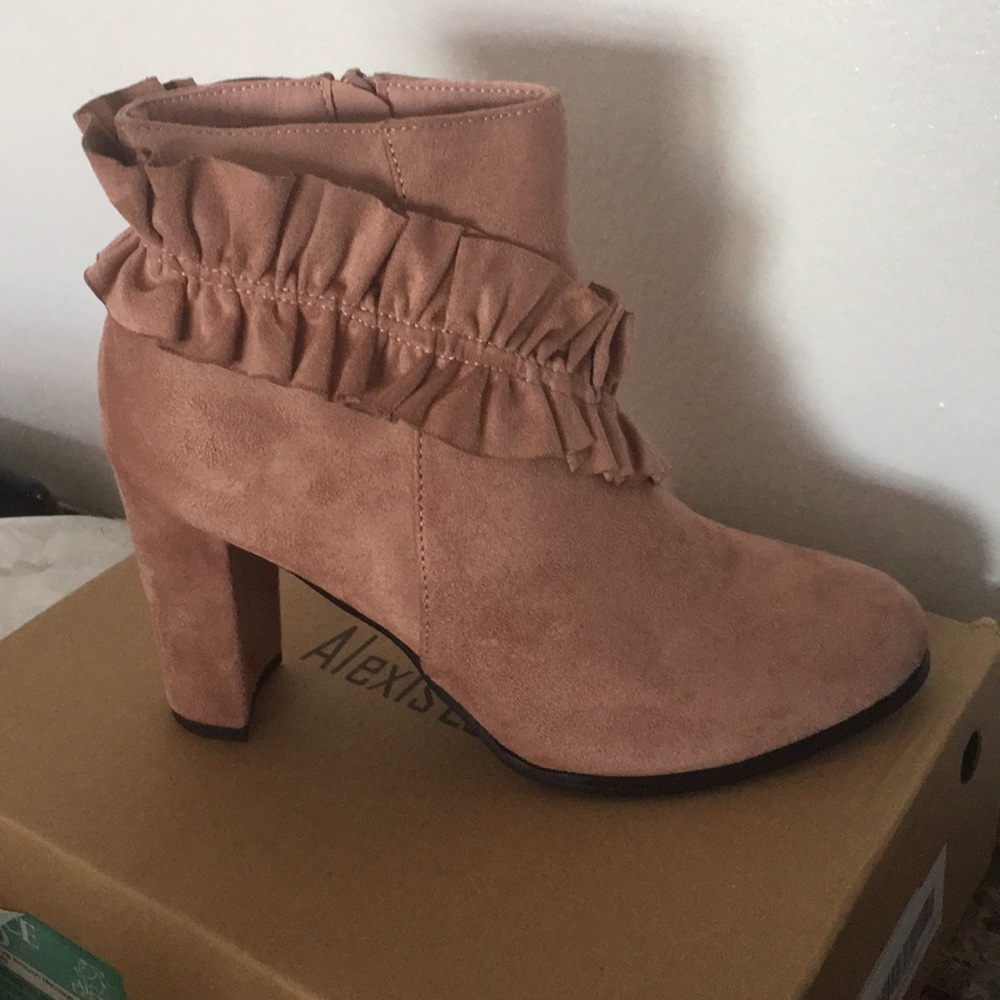 Brand new  Alexis Leroy sexy shoes